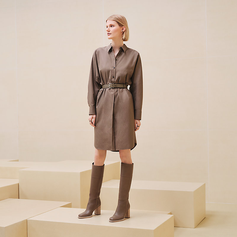 Geknöpftes Kleid mit 