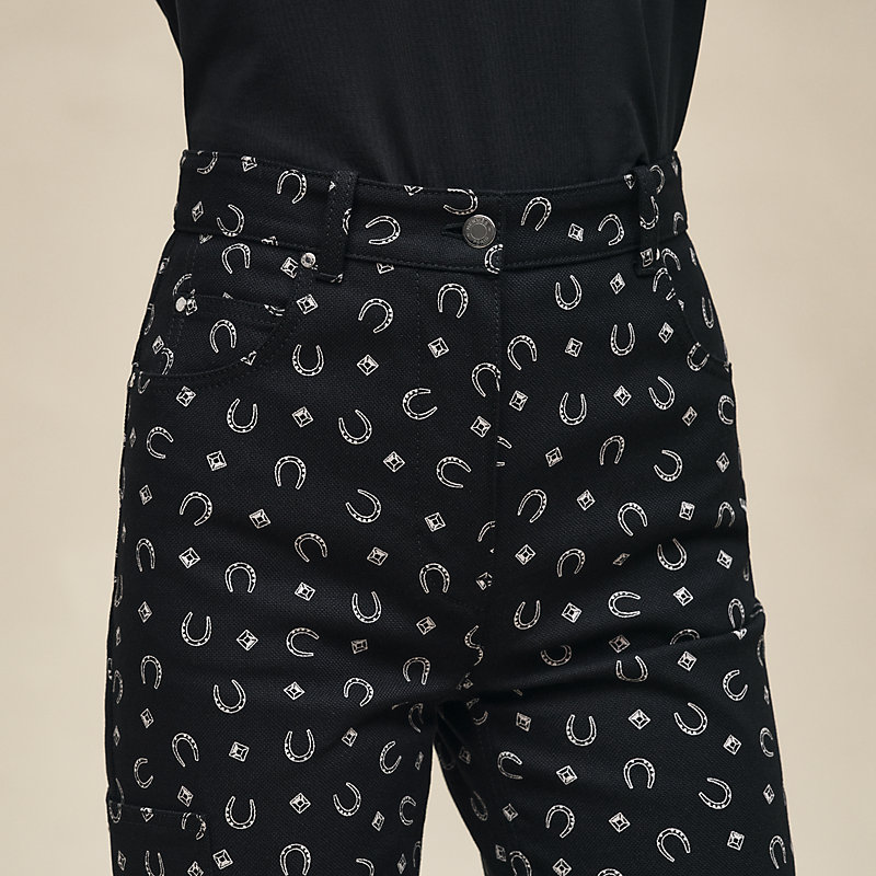 Gerade geschnittene Hose mit "Porte-Bonheur Bandana"-Print