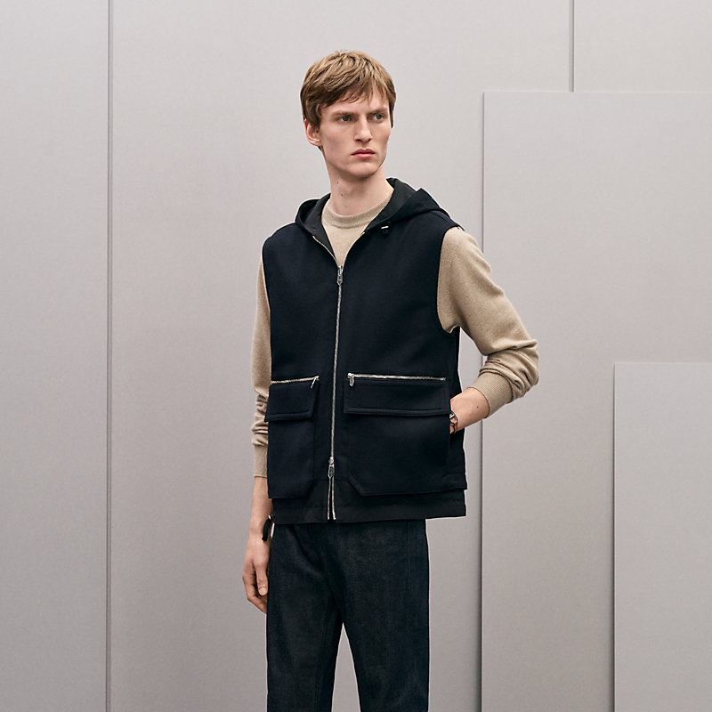 Gilet sans manches à capuche réversible