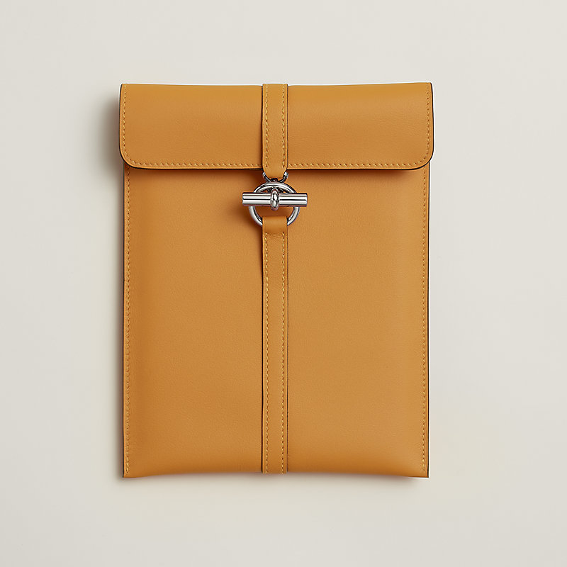 【飽きが来ない上質なデザイン★HERMES】Glenan Compact Etoupe Glenan To Go pouch | Hermès Netherlands