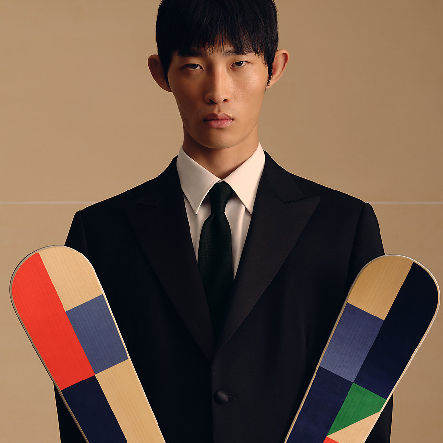 HERMES シルク ネクタイ 黒（シルクツイルタイ 《ランディングH 