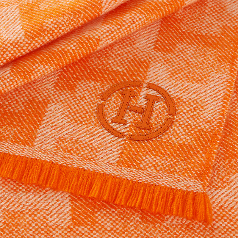 H Jacquard scarf