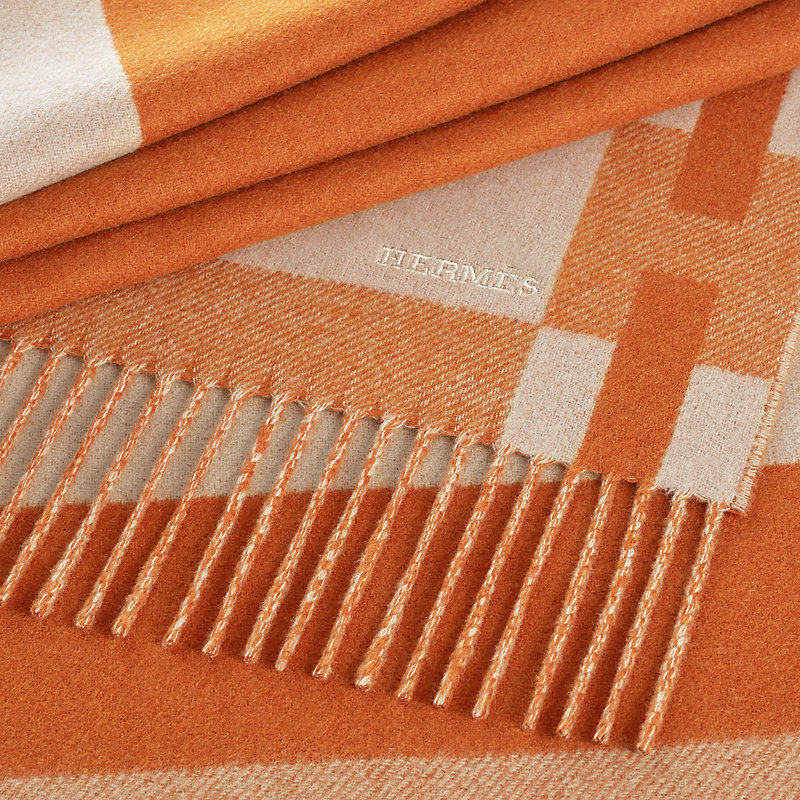 H Passant scarf