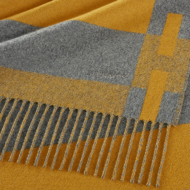 H Passant scarf