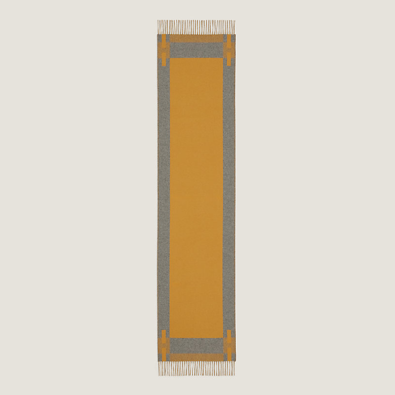 H Passant scarf