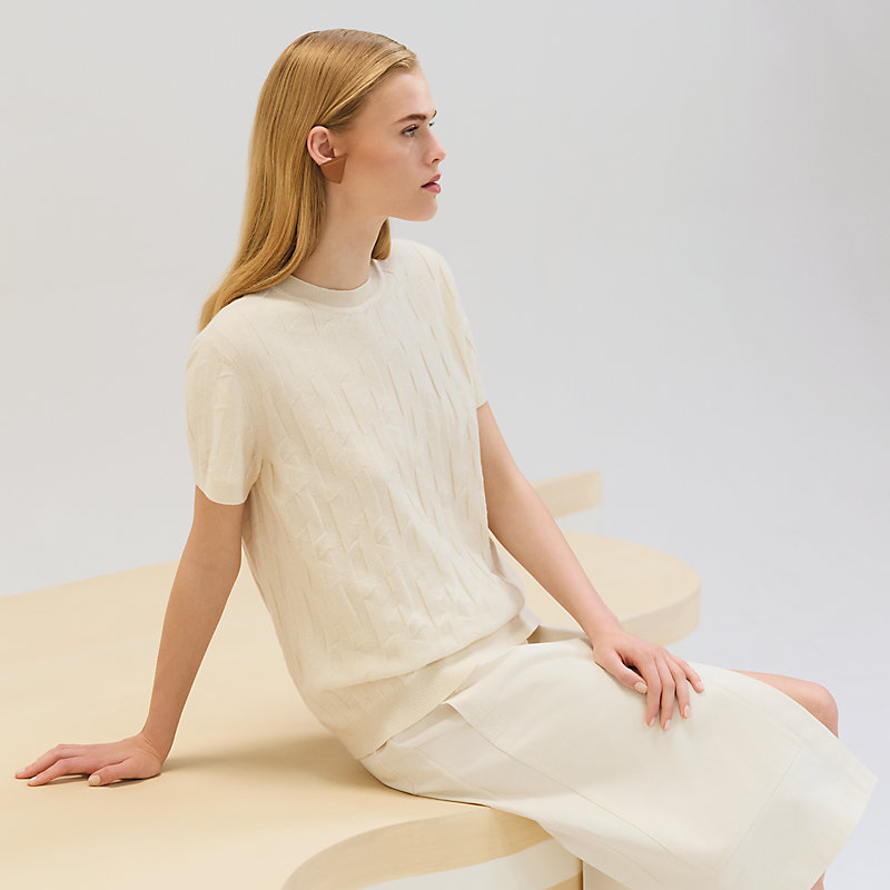 "H" short-sleeve sweater