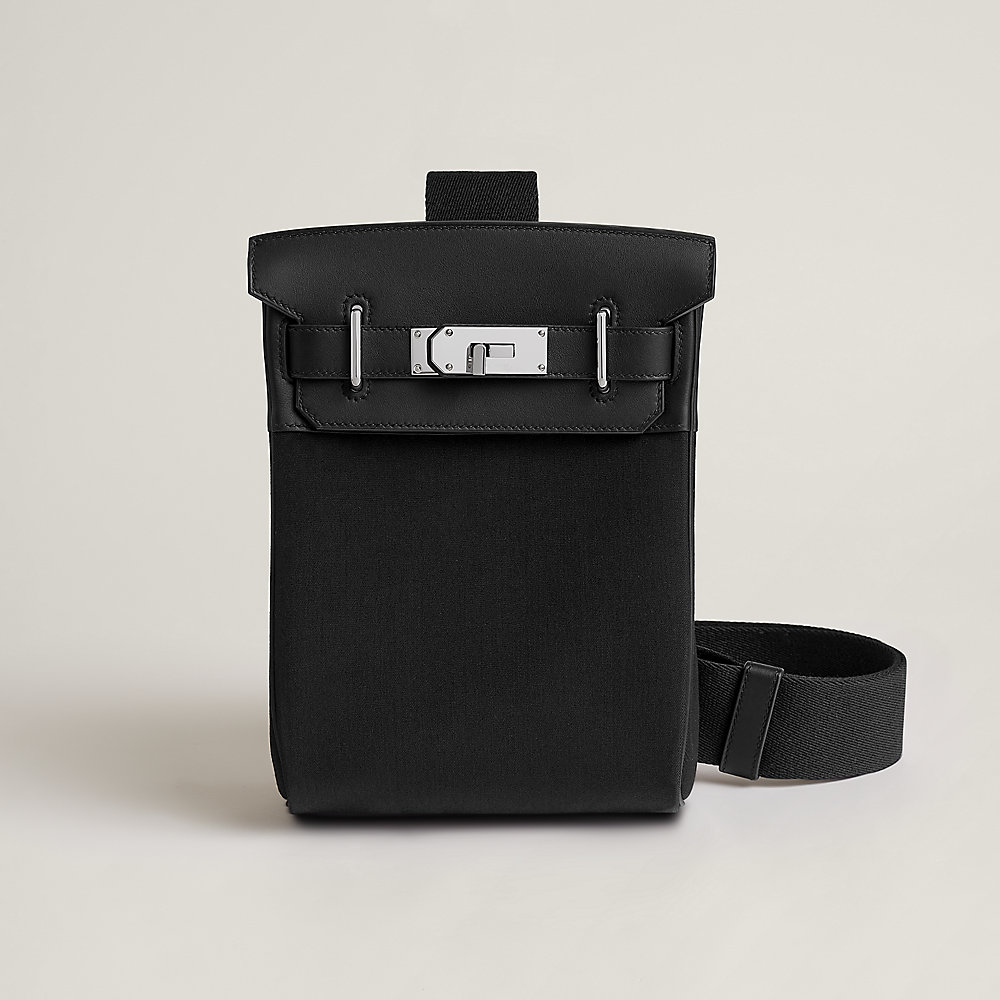 HERMES 黒リュックバッグ ジッパー付き HERMES 黒リュックバッグ ジッパー付き HERMES エルメス リュック