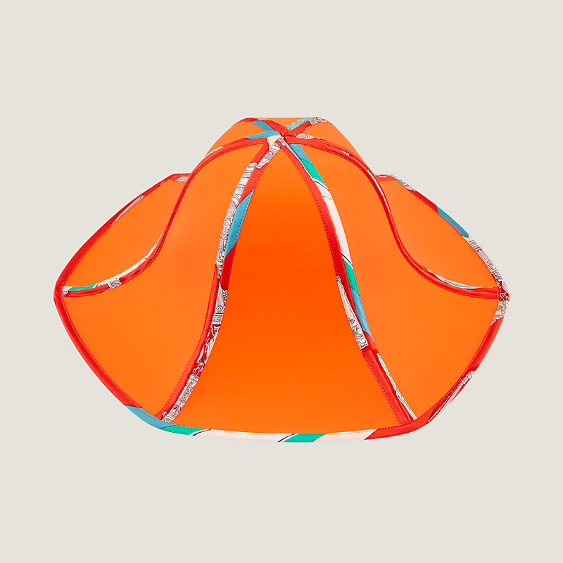 Hat in technical canvas and silk