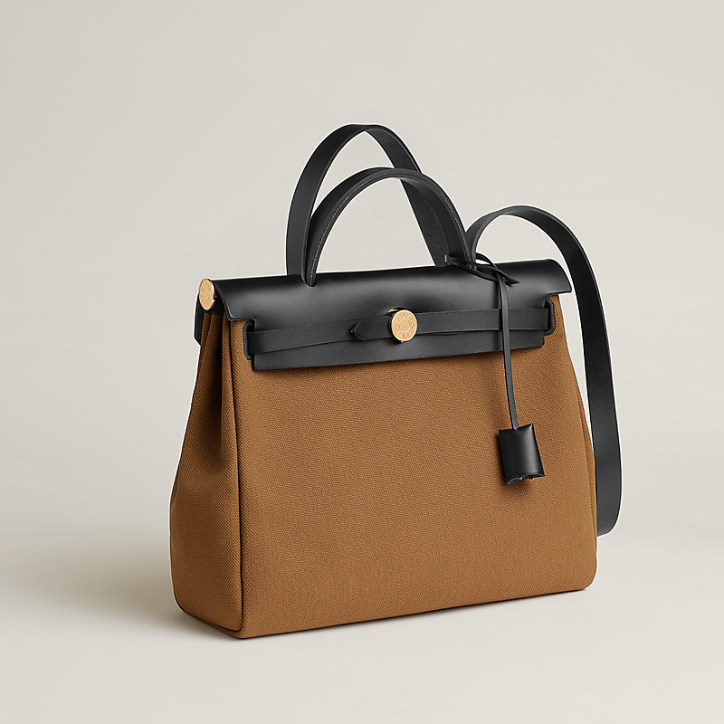 【シンプルで上品なデザイン】HERMES Herbag Zip 31 bag Herbag Zip 31 bag | Hermès USA