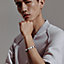 Hermès Clou d'H 브레이슬릿, 미디엄 모델, 보기: 이미지: 제품 착용 이미지, worn, 3개 중 3번째 보기