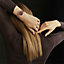 Hermès Cut Le Temps Suspendu 워치, 라지 모델, 39mm, 보기: 이미지: 제품 착용 이미지, worn, 2개 중 5번째 보기