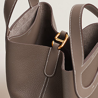 洗練さと共に☆HELMES In-the-Loop 23 バッグ Hermes In-The-Loop 23 Bag Review — Fairly Curated