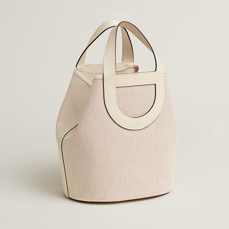 希少♡上品でエレガント【HERMES】In the Loop 23 Hermes In-The-Loop 23 Bag Review — Fairly Curated