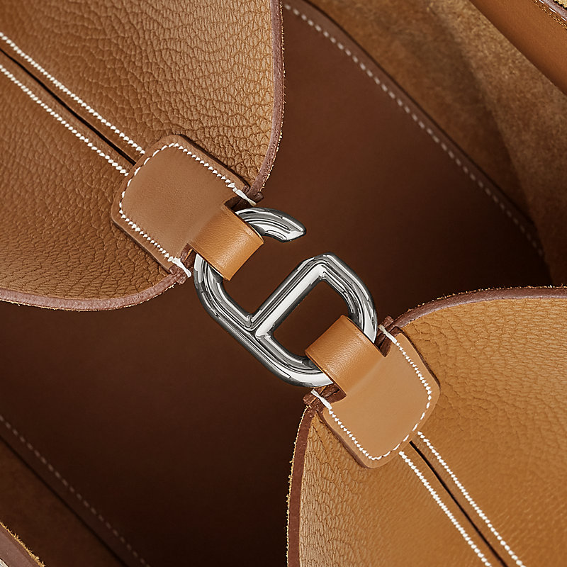【通勤用にも◎】HERMES IN-THE-LOOP 23 Hermès In-the-Loop 23 bag | Hermès UK