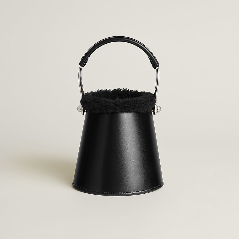 【スタッズが可愛い♡Noir】HERMES Sabots Kos スタッズが可愛い♡】HERMES Sabots Kos