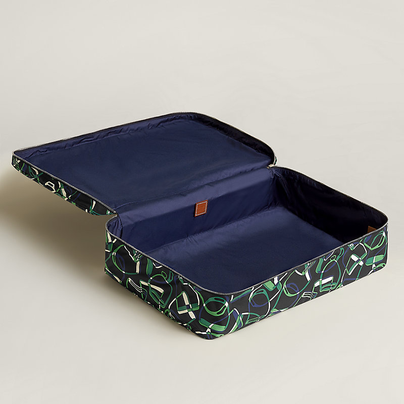 【ギフトに◎収納力バツグン☆】HERMES Travelsilk mini ポーチ Hermès Travelsilk mini travel cube | Hermès Canada