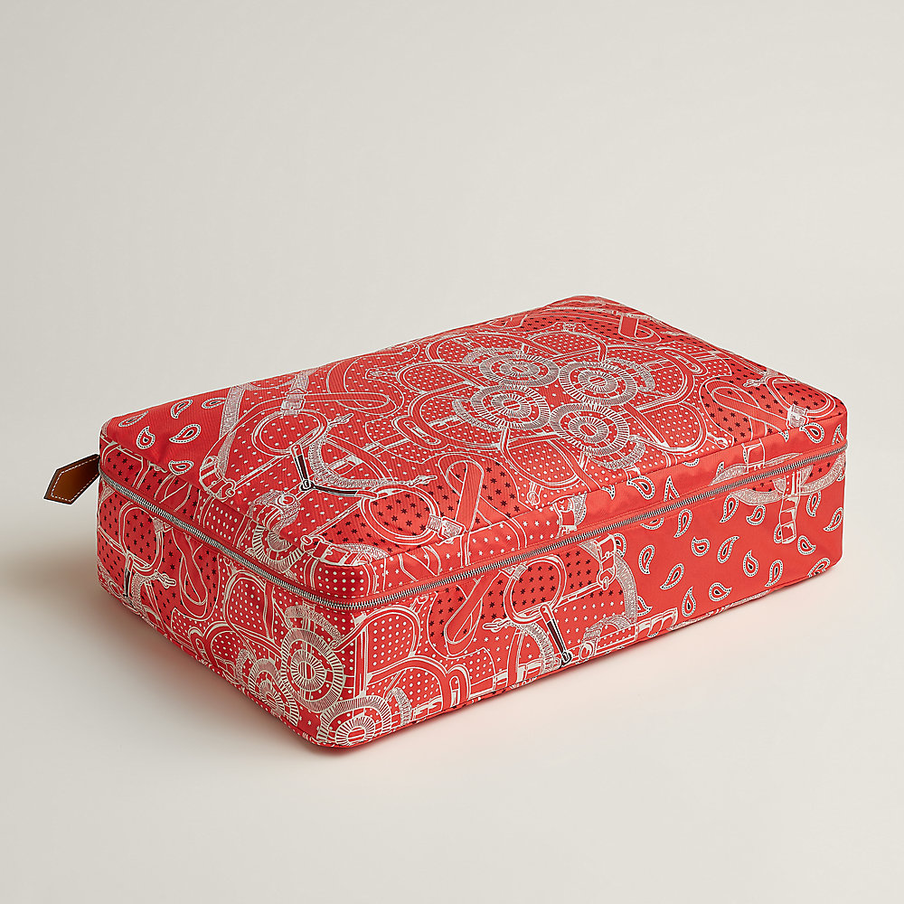 【ギフトに◎収納力バツグン☆】HERMES Travelsilk mini ポーチ Hermes Travelsilk mini travel cube | Hermès USA