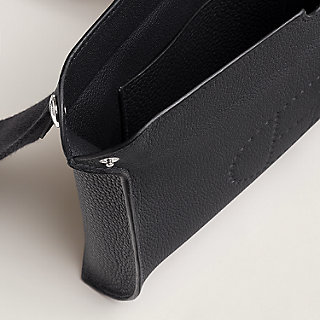 爽やか軽量♪【HERMES】VidePoches ショルダーバッグ Togoカーフ Hermès Videpoches bag | Hermès USA