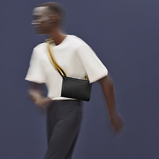爽やか軽量♪【HERMES】VidePoches ショルダーバッグ Togoカーフ Hermès Videpoches bag | Hermès USA