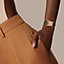 Heure H 워치, 스몰 모델, 25mm, 보기: 이미지: 제품 착용 이미지, worn, 2개 중 4번째 보기