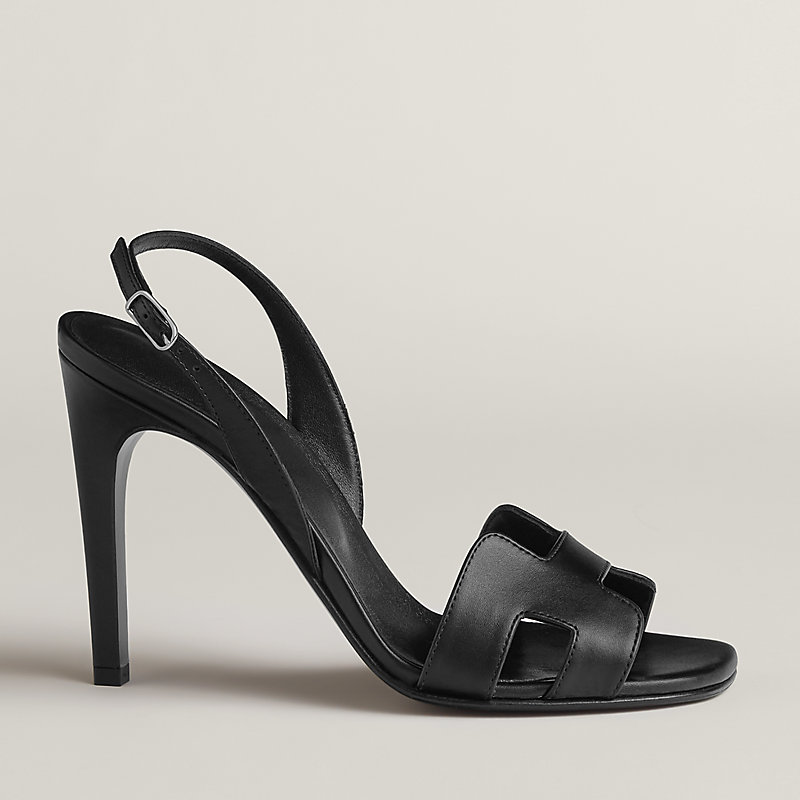 Keep Things Chic and Simple With a Black Cap, Strappy Sandals, and