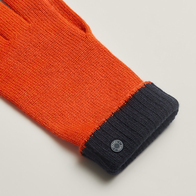 Hugo reversible gloves