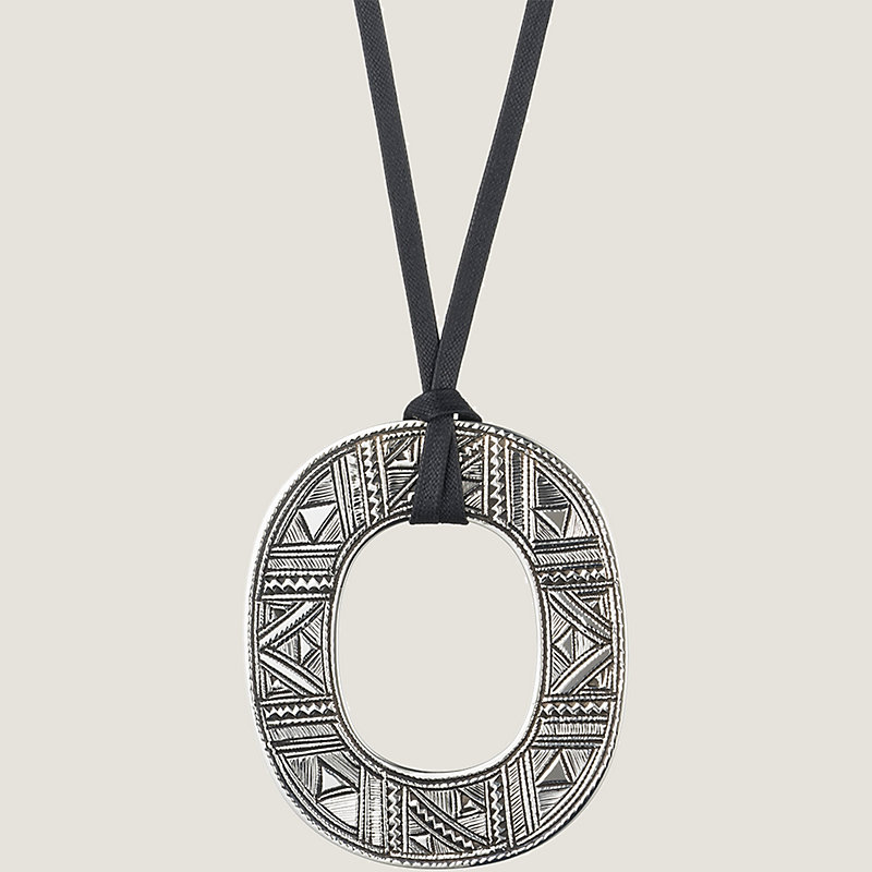 Isthme Touareg pendant | Hermès Singapore Isthme Touareg pendant | Hermès Singapore