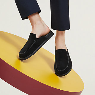 【履きやすさとシンプルな形】HERMES Johan スエードミュール Johan mule | Hermès USA