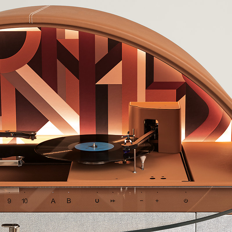 Jukebox Perspective Cavalière