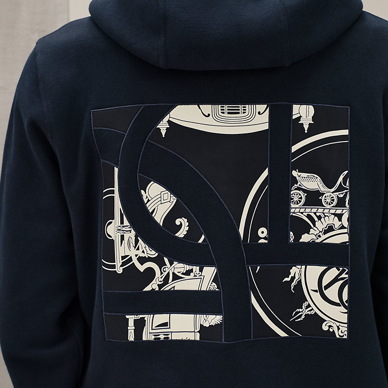 Kapuzensweatshirt mit Seideneinsatz "Ex-Libris"