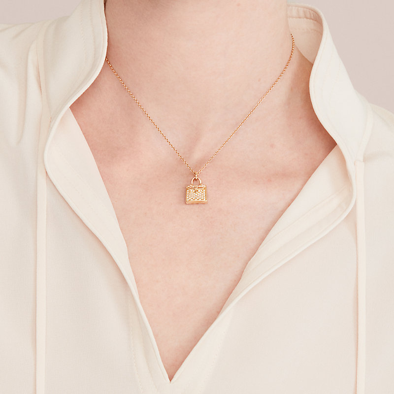 hermes kelly amulette pendant