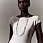 Kelly Chaine 롱 네크리스, 미디엄 모델, 보기: 이미지: 제품 착용 이미지, worn, 2개 중 4번째 보기