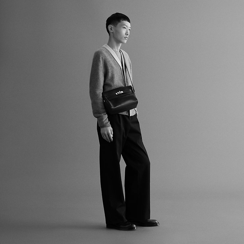 Kelly Messenger PM bag - Black | Hermès USA