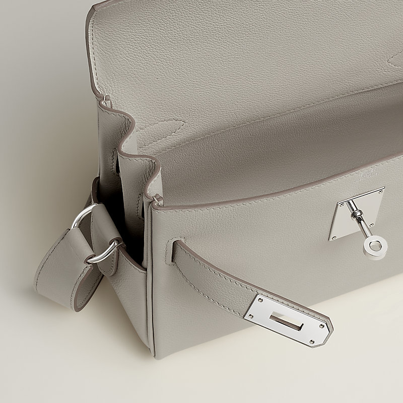 エルメス
プードルオルフェーヴル 
01パーマブラス Kelly Messenger PM bag - Grey | Hermès USA