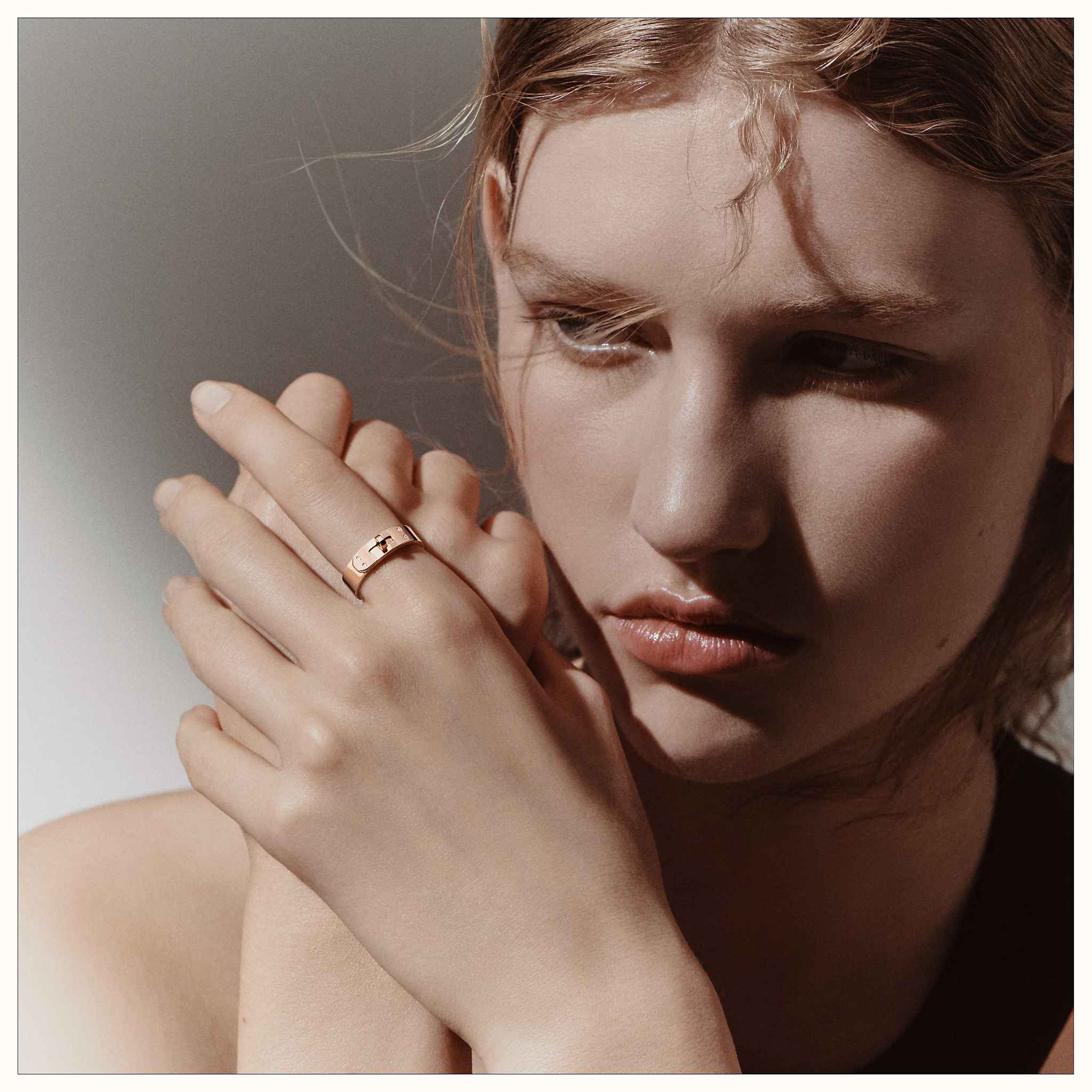 Kelly Ring Small Model Hermès Scroll Up The Page Down