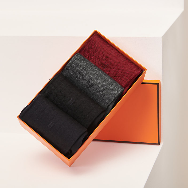 Kit de 4 pares de calcetines bordados "H"