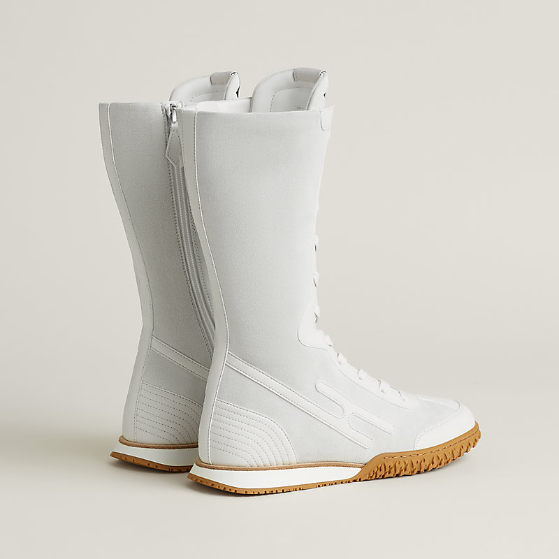 Lace up sneaker