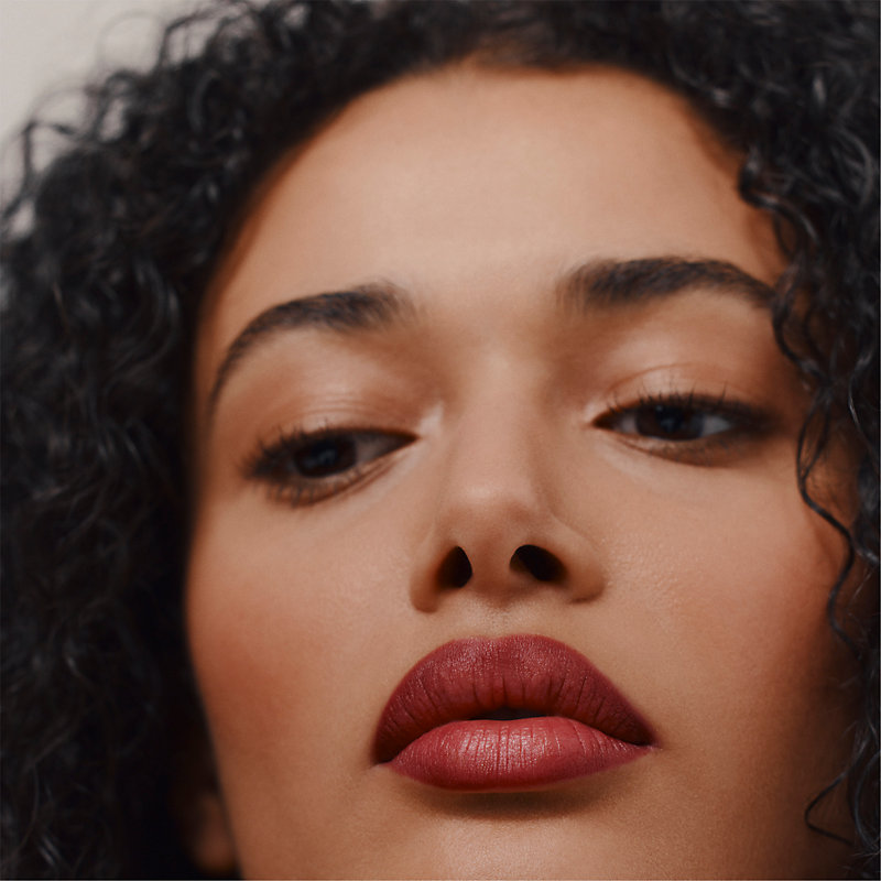 Lápiz de color para los labios, Rouge H
