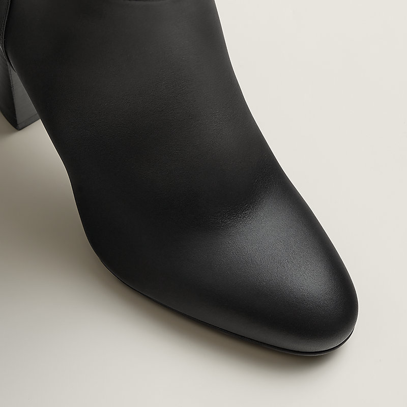 Leaping 90 boot