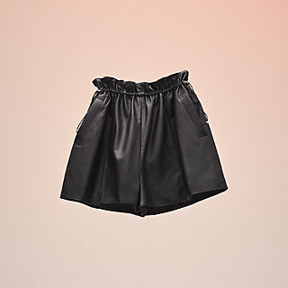 Leather shorts with elastic waist 