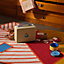 Les Cabanes case, View: Worn, worn, view 2 of 3
