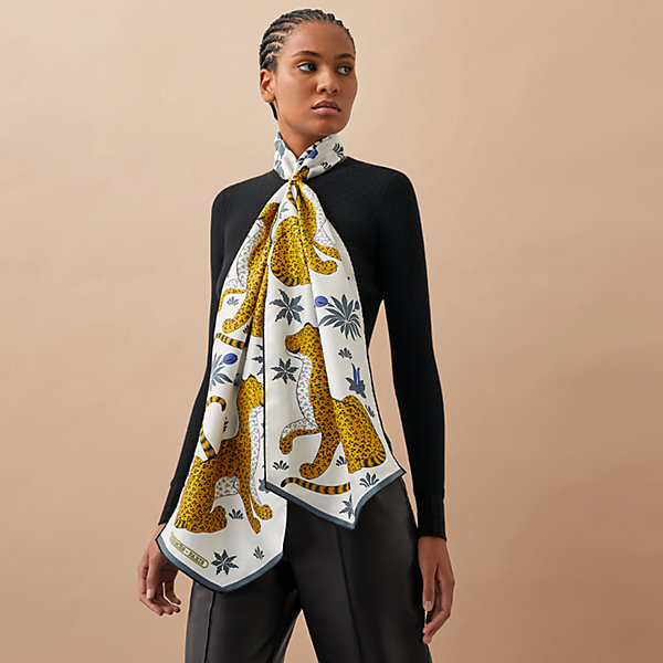 hermes les 12 leopards shawl
