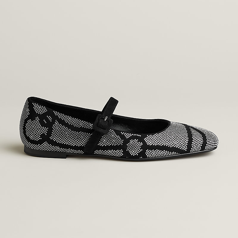 Light ballet flat