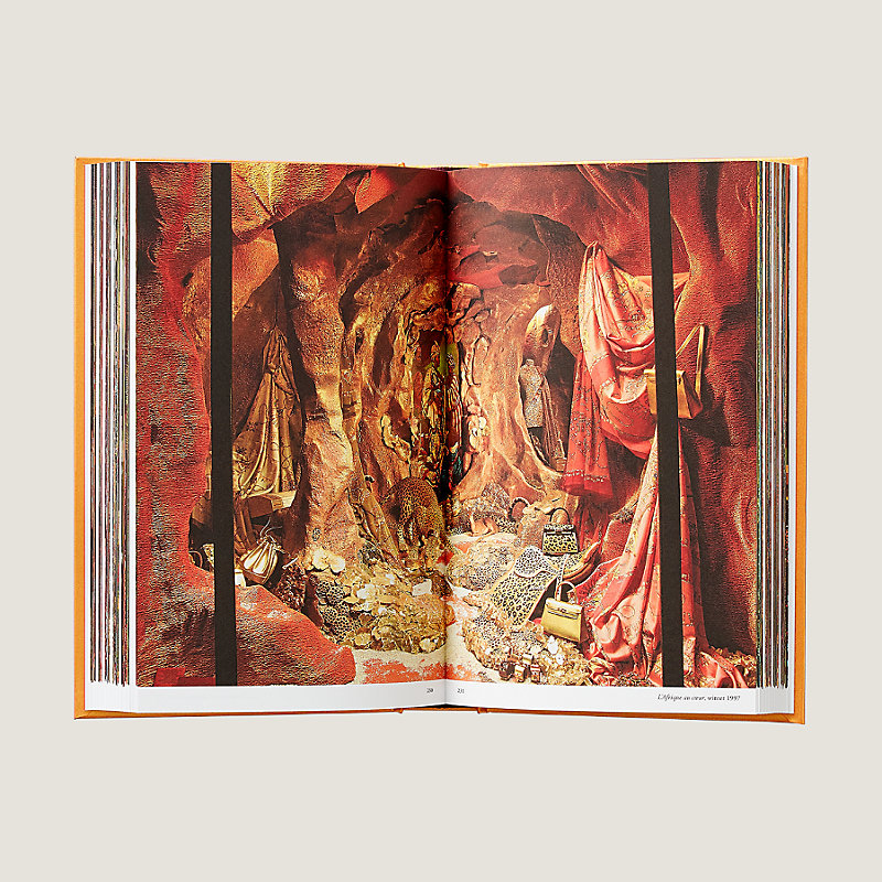 Livro "Leïla Menchari, the Queen of Enchantment", versão em inglês, Exibir: , visualizar 3 de 5