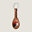 Vista: vista lateral, Llavero Apple AirTag Hermès