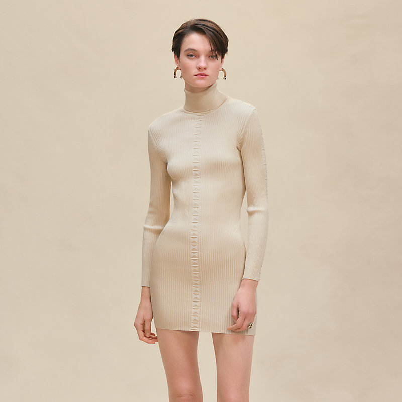 Long-sleeve short dress