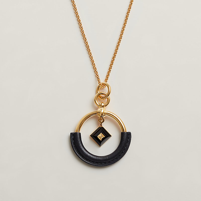 【ピンクカラーが大人な可愛い◎】HERMES Loop Medor pendant PM Loop Medor pendant, small model | Hermès UAE