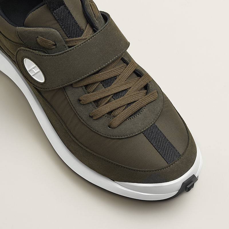 Loop sneaker