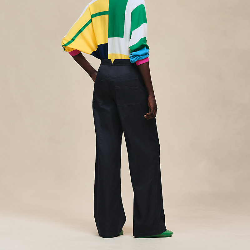 Loose fit pants