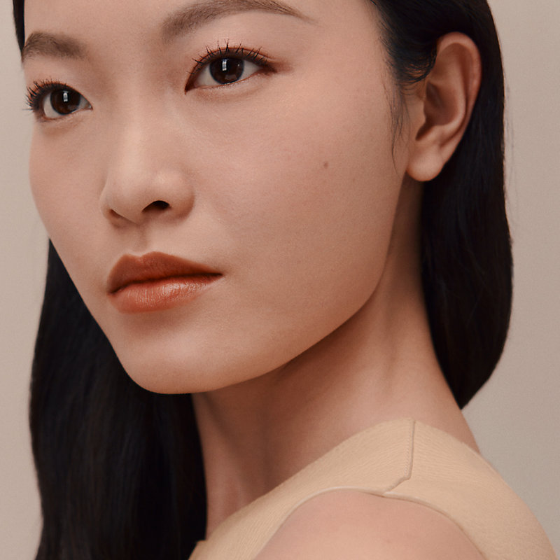 Luminous matte skincare foundation, 25W Rotin